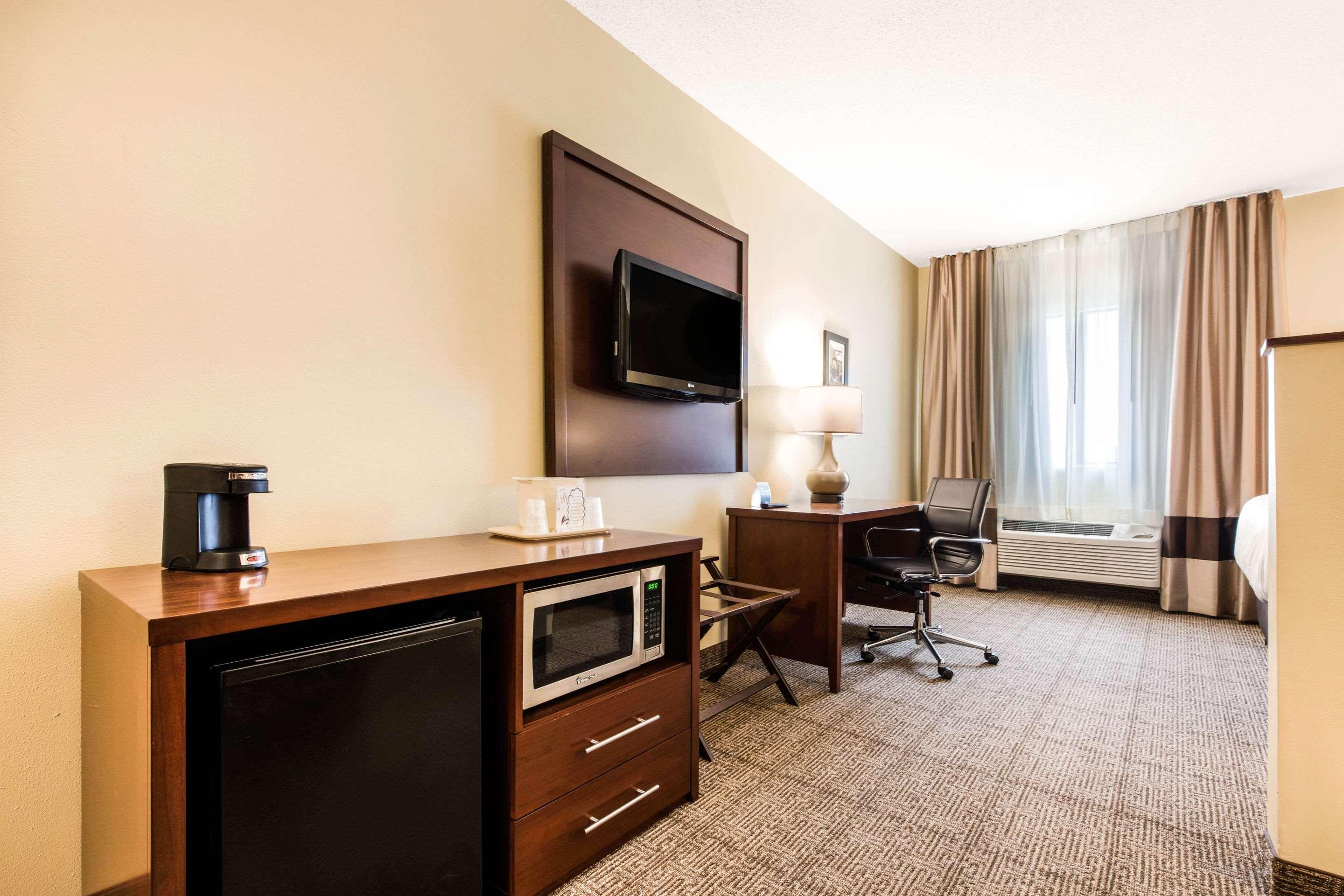 Comfort Inn & Suites Streetsboro - Kent Bagian luar foto