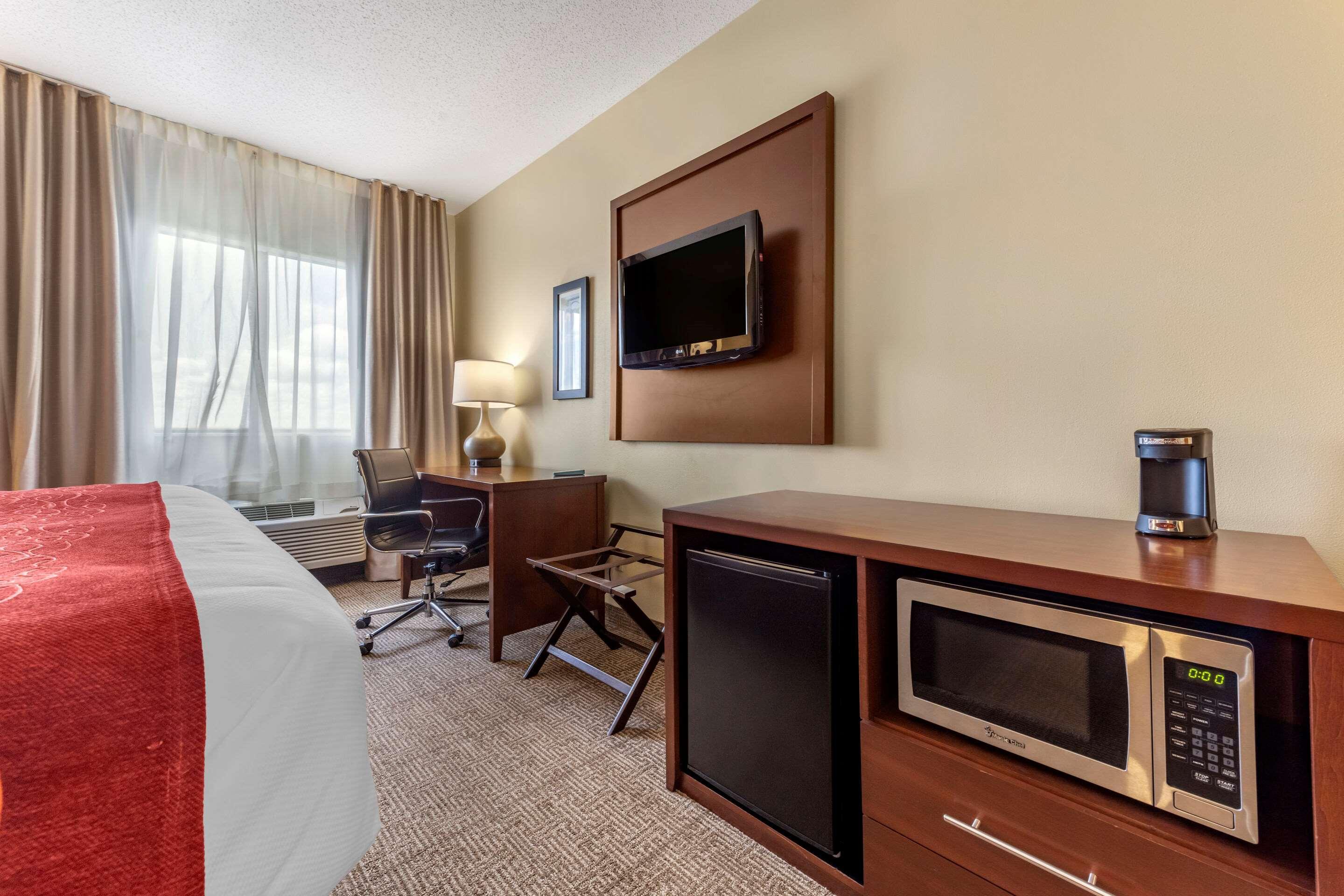 Comfort Inn & Suites Streetsboro - Kent Bagian luar foto